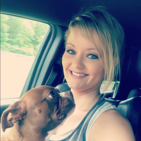 Meet your Posher, Sarah - Picture 1 of 1